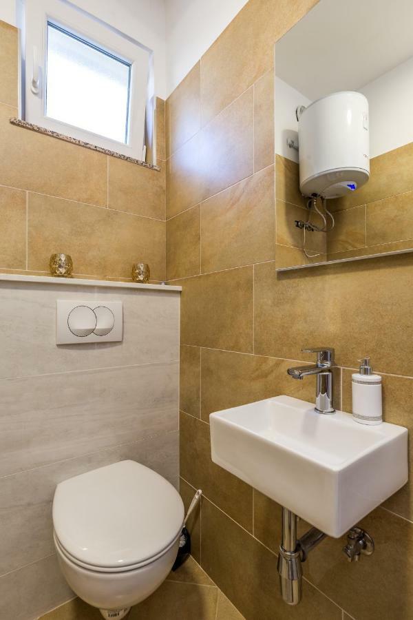 Apartamento Klein Aber Fein Rijeka Exterior foto